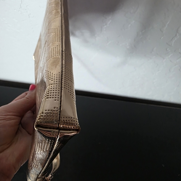 Michael Kors Jet Set Gold Clutch Wristlet Sleek Design - Picture 8 of 9